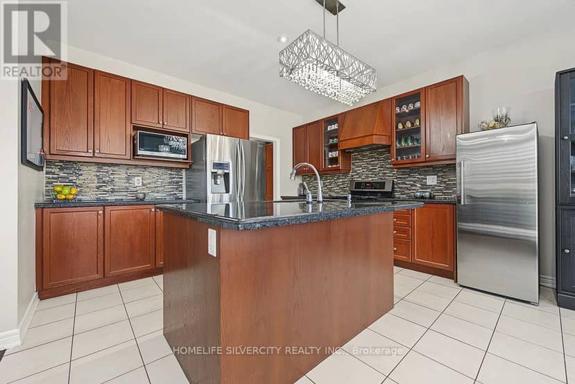 483 Hinchey Crescent — photo 18 of 40