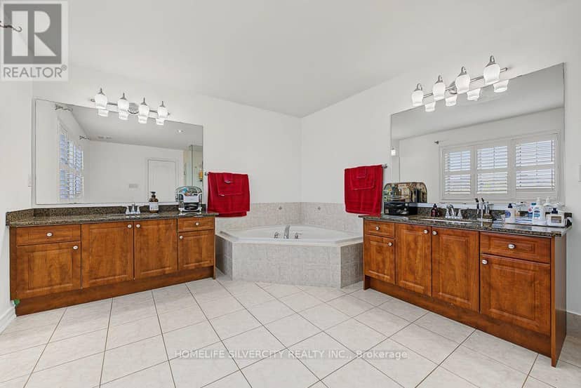 483 Hinchey Crescent — photo 36 of 40