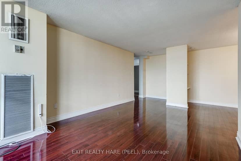 1005 - 15 Kensington Road — photo 12 of 27