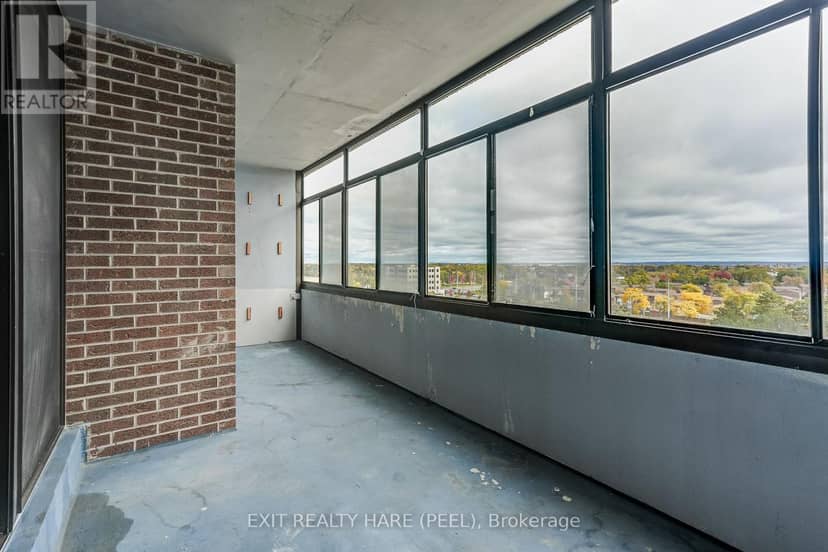 1005 - 15 Kensington Road — photo 24 of 27