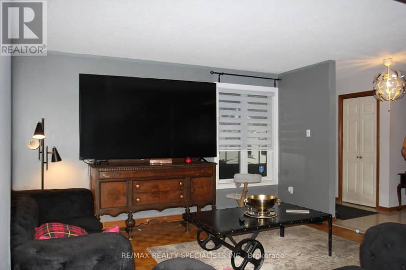 31 Laburnham Avenue, Toronto, photo 5