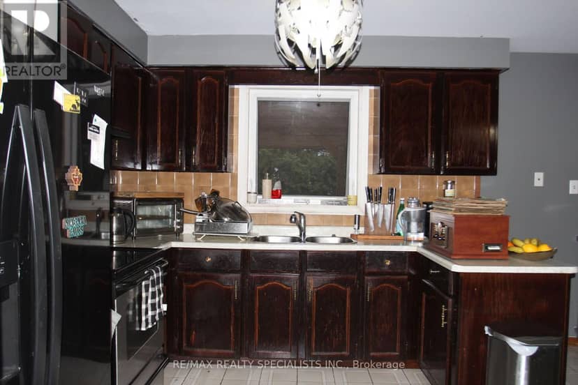 31 Laburnham Avenue, Toronto, photo 8