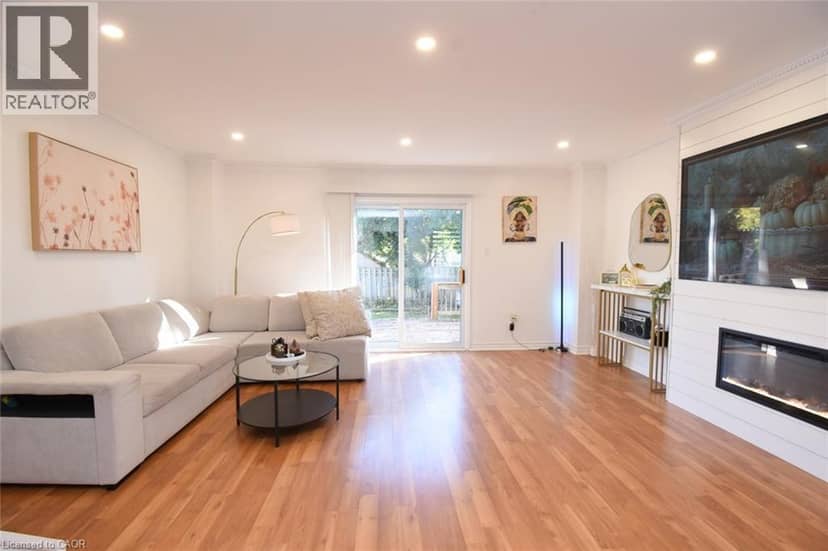 56 ENFIELD Crescent — photo 12 of 40