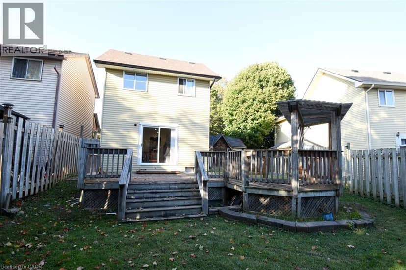 56 ENFIELD Crescent — photo 37 of 40