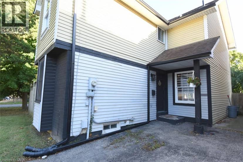 56 ENFIELD Crescent, Brantford, photo 4