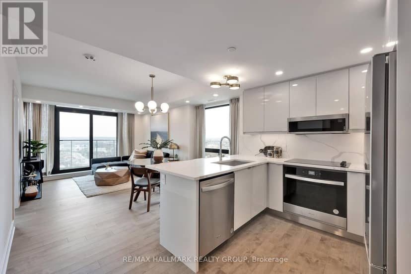 1805 - 180 George Street — photo 12 of 40
