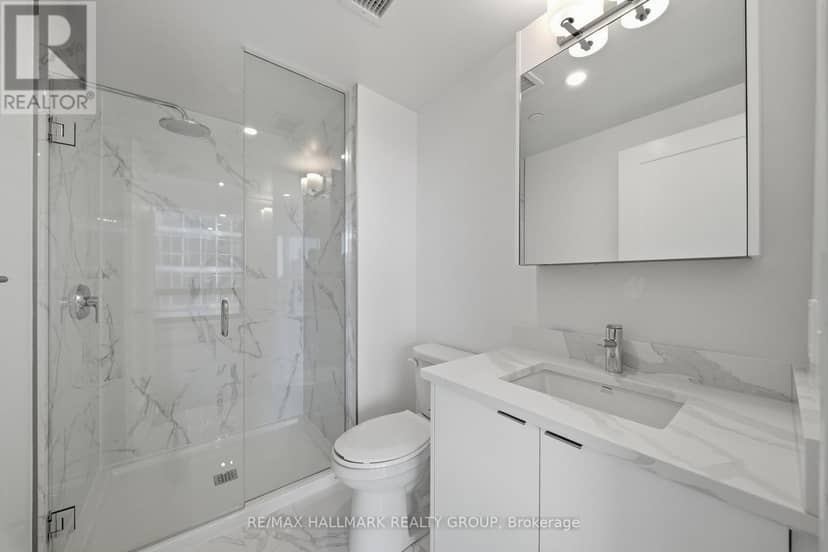 1805 - 180 George Street — photo 40 of 40