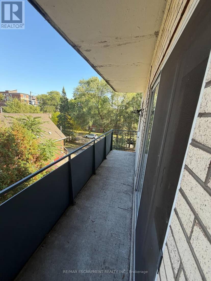 207 - 893 Concession Street — photo 14 of 19
