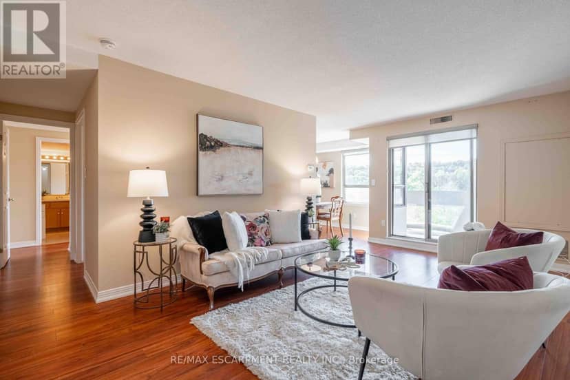 606 - 6 Village Green Boulevard, Hamilton, photo 5