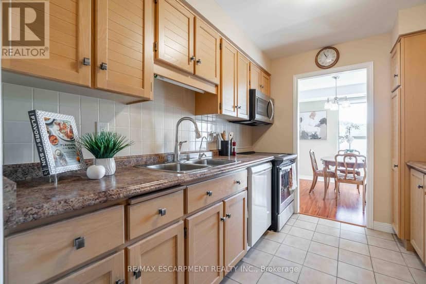606 - 6 Village Green Boulevard, Hamilton, photo 6