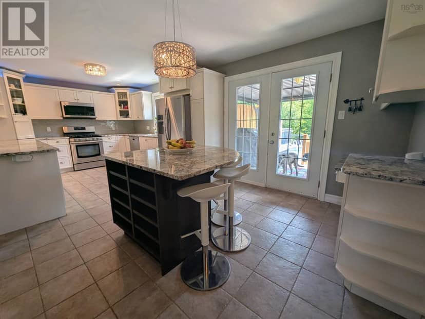 94 Valerie Court — photo 16 of 40