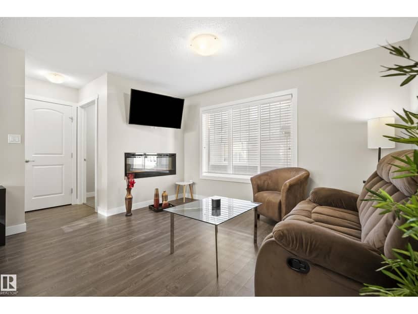 #61 1005 Graydon Hill Bv SW — photo 11 of 38
