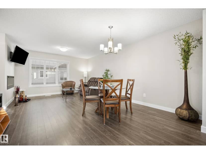 #61 1005 Graydon Hill Bv SW — photo 9 of 38