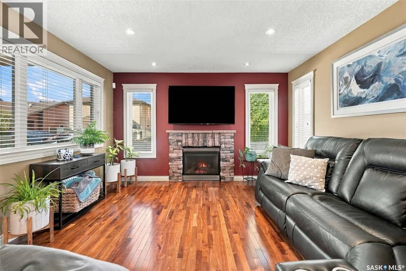 4518 Cudmore CRESCENT — photo 16 of 40