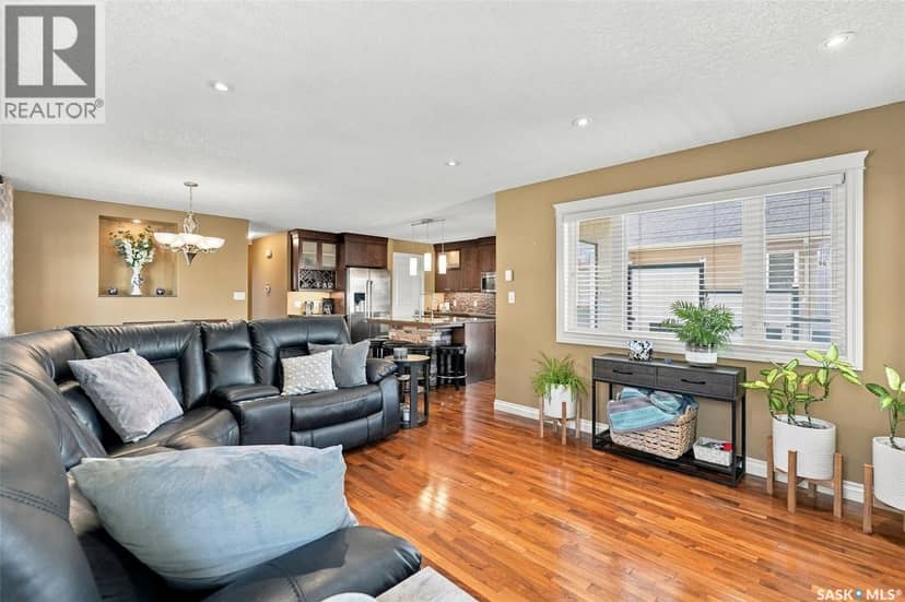 4518 Cudmore CRESCENT — photo 14 of 40