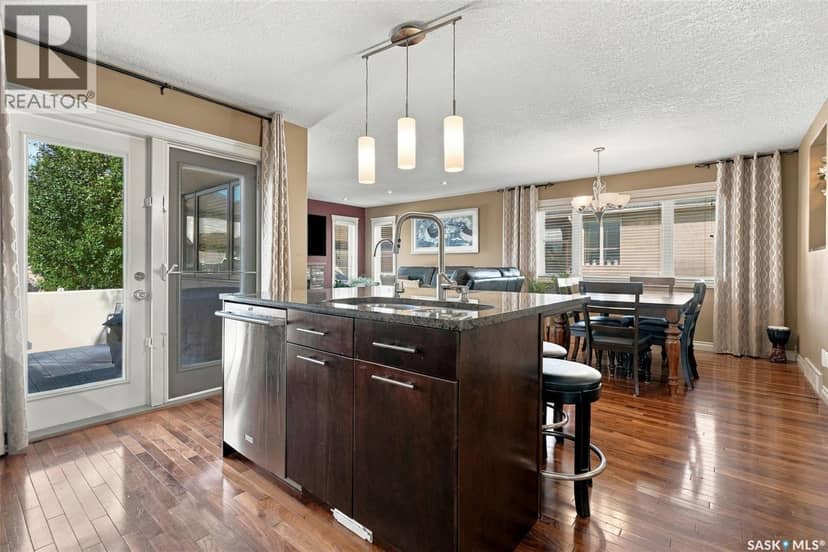 4518 Cudmore CRESCENT — photo 11 of 40