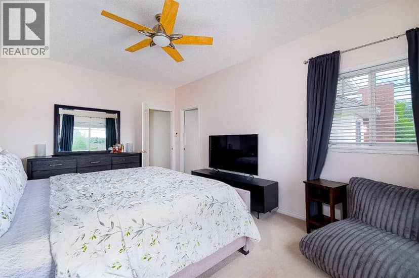 81 Sierra Morena Landing SW — photo 17 of 40