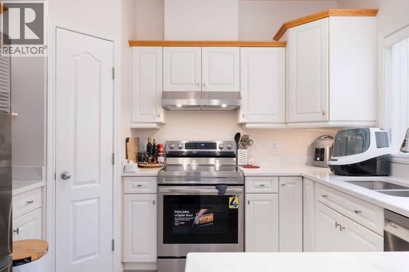 81 Sierra Morena Landing SW, Calgary, photo 3