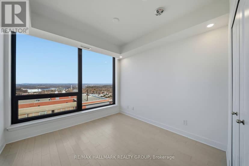 2503 - 180 George Street — photo 17 of 39