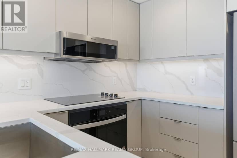 2603 - 180 George Street — photo 8 of 36