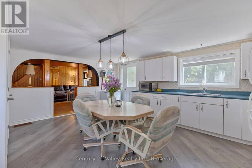 5835A Matawatchan Road — photo 11 of 40