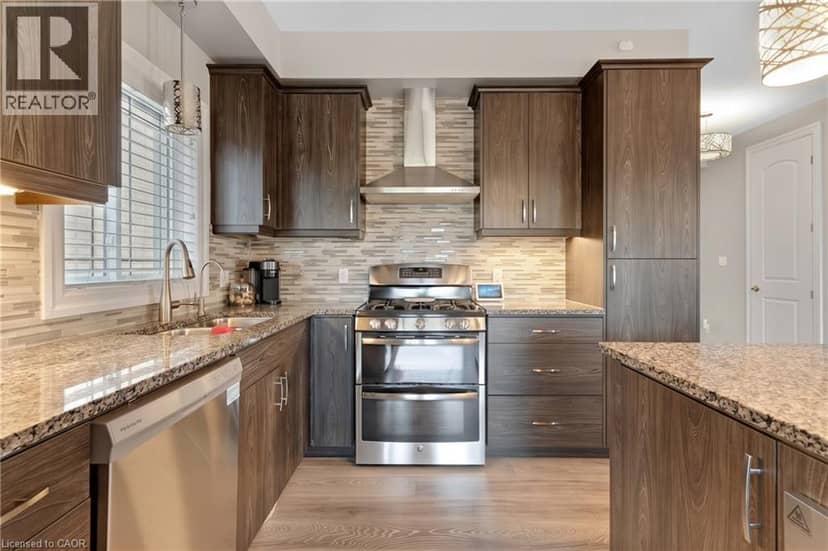 63 SPARROW Avenue — photo 11 of 32