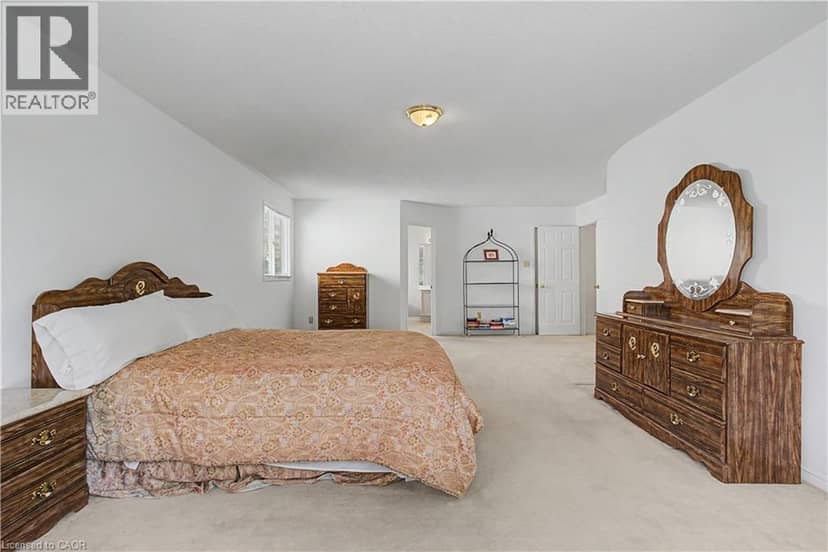 194 GLENVALLEY Drive — photo 31 of 40