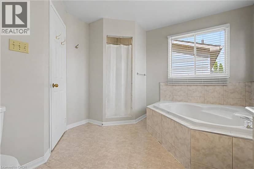 194 GLENVALLEY Drive — photo 33 of 40