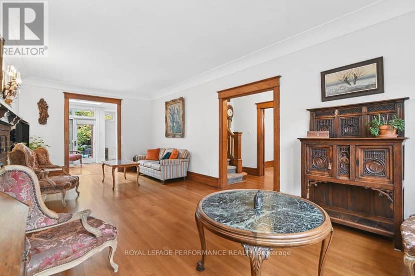 16 Renfrew Avenue — photo 11 of 40