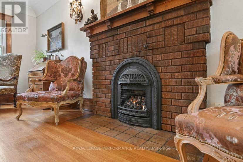16 Renfrew Avenue — photo 14 of 40