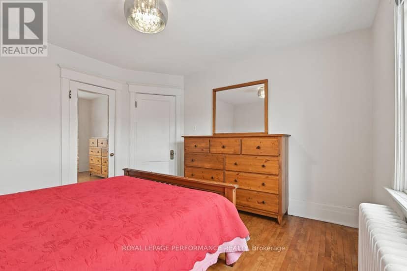 16 Renfrew Avenue — photo 31 of 40