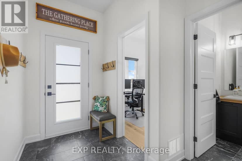 1200 Montblanc Crescent, Russell, photo 2