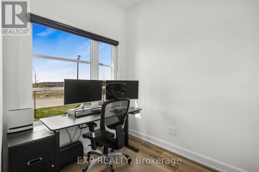 1200 Montblanc Crescent, Russell, photo 3