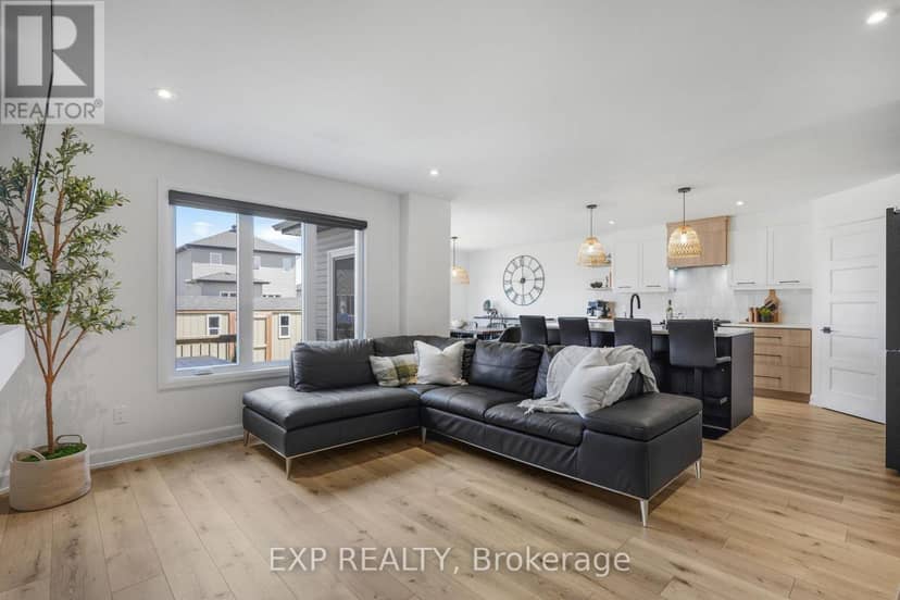 1200 Montblanc Crescent, Russell, photo 7