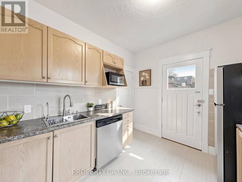205 Dearborn Avenue — photo 16 of 40