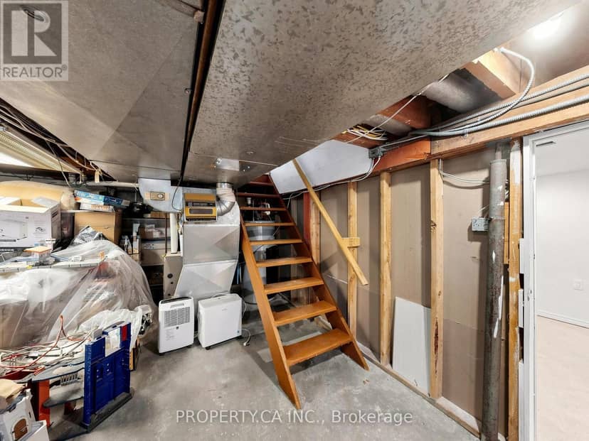 205 Dearborn Avenue — photo 32 of 40