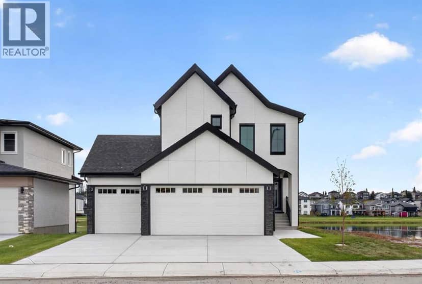7 Lakewood Point, Strathmore