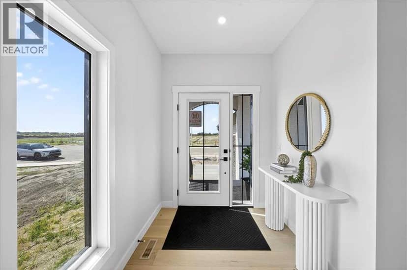 7 Lakewood Point, Strathmore, photo 2