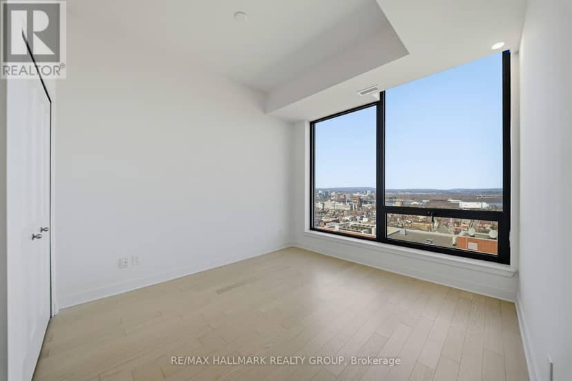 2604 - 180 George Street — photo 16 of 35