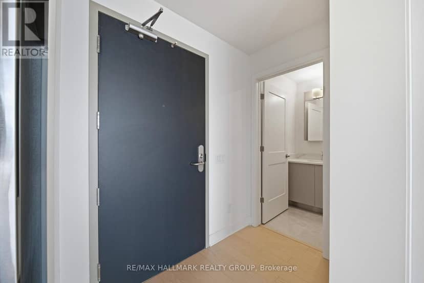 2604 - 180 George Street — photo 3 of 35