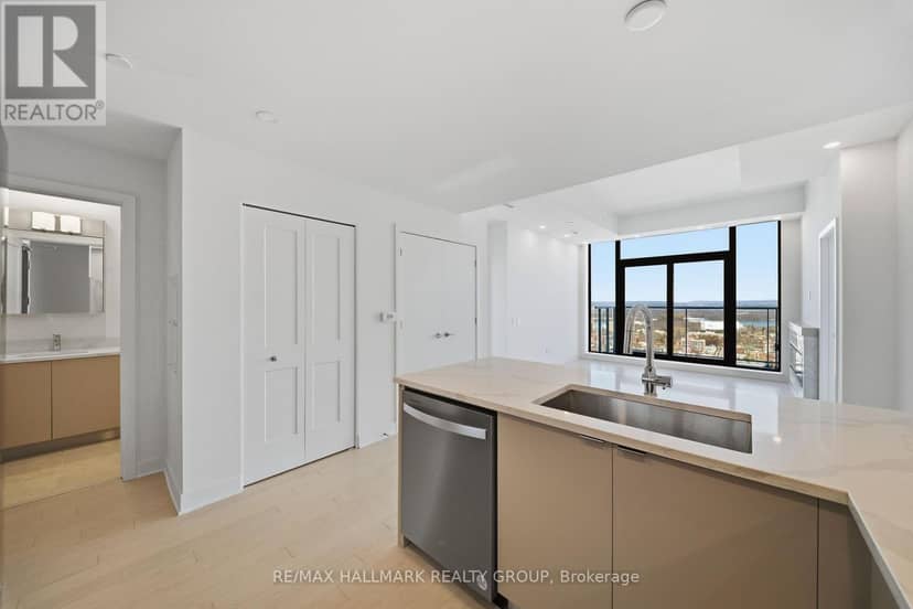 2604 - 180 George Street — photo 8 of 35