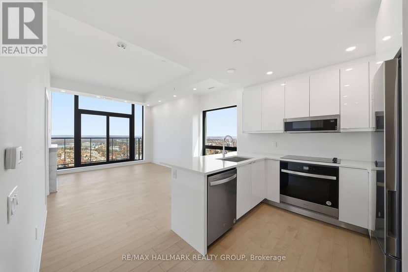2605 - 180 George Street — photo 6 of 39