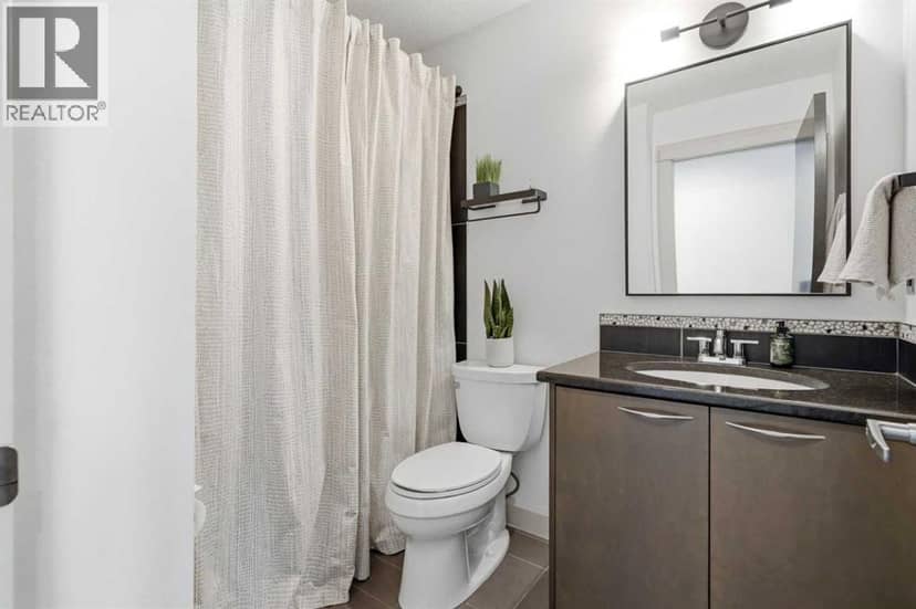 2042 49 Avenue SW — photo 20 of 40