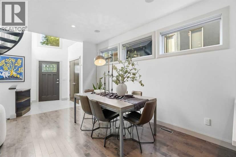 2042 49 Avenue SW, Calgary, photo 4