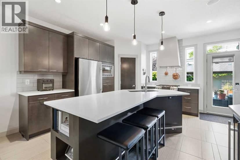 2042 49 Avenue SW, Calgary, photo 8