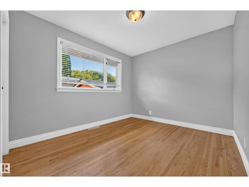 10224 82 ST NW — photo 28 of 40