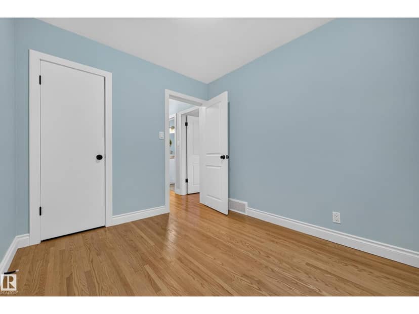 10224 82 ST NW — photo 31 of 40