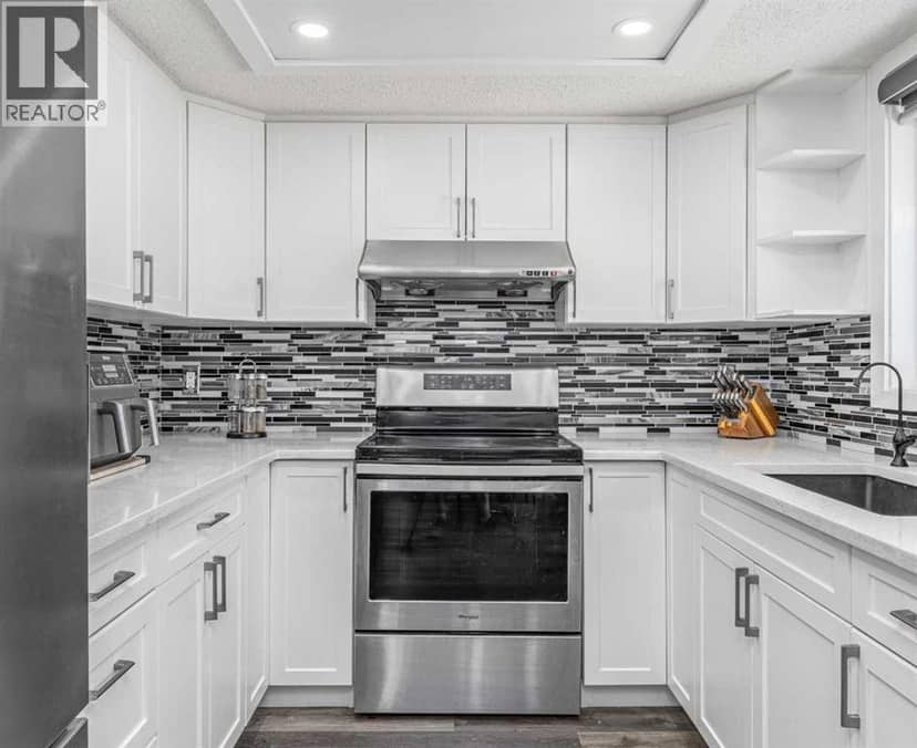 135 Sandarac Place NW — photo 10 of 32