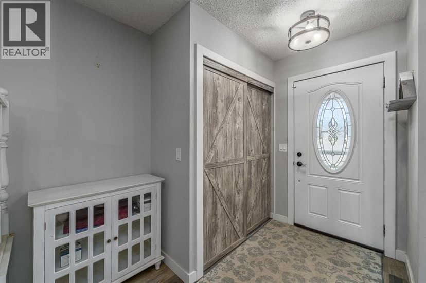 135 Sandarac Place NW, Calgary, photo 3