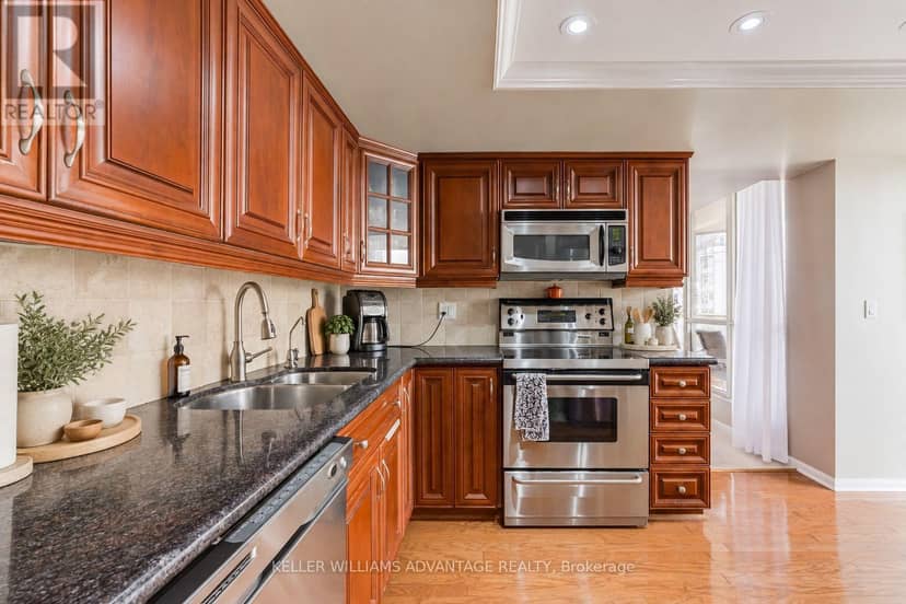 2210 - 55 Kingsbridge Garden Circle, Mississauga, photo 3
